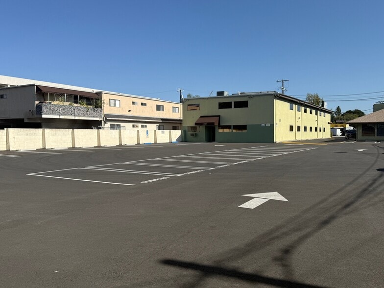 More Photos Of 5451 Laurel Canyon Blvd, Valley Village Medical For Lease