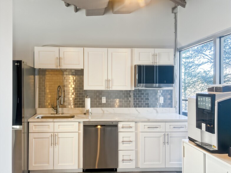 More Photos Of 2300 Marsh Point Rd, Neptune Beach Coworking Space