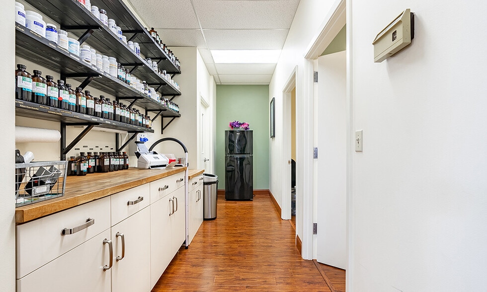 More Photos Of 8423 Mukilteo Speedway, Mukilteo Office For Lease