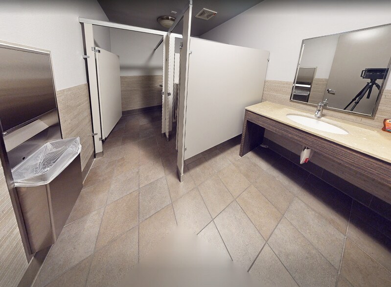 More Photos Of 6835 S Eastern Ave, Las Vegas Office For Lease