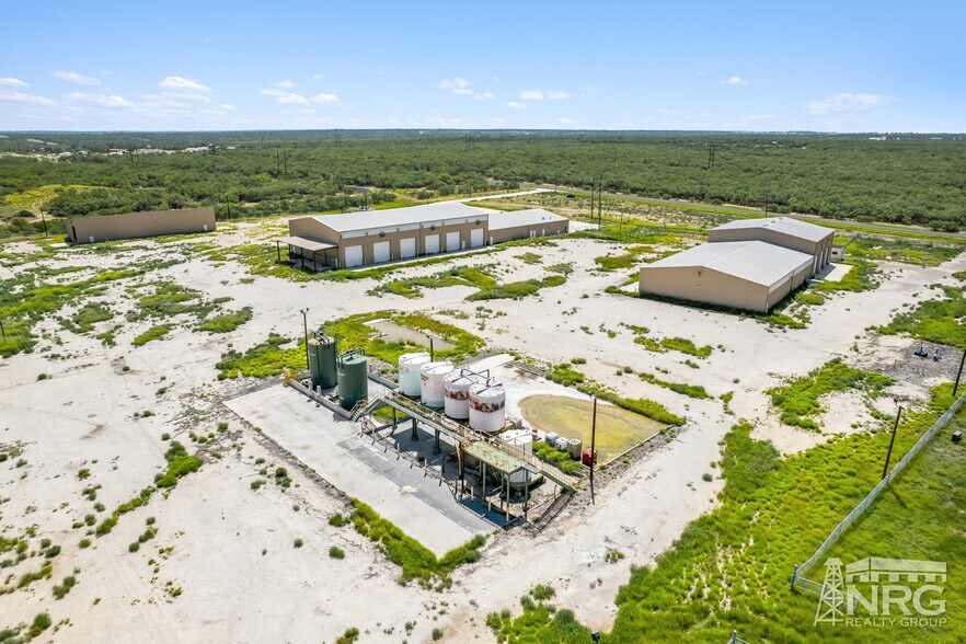 More Photos Of 2459 FM 190, Asherton Manufacturing For Lease