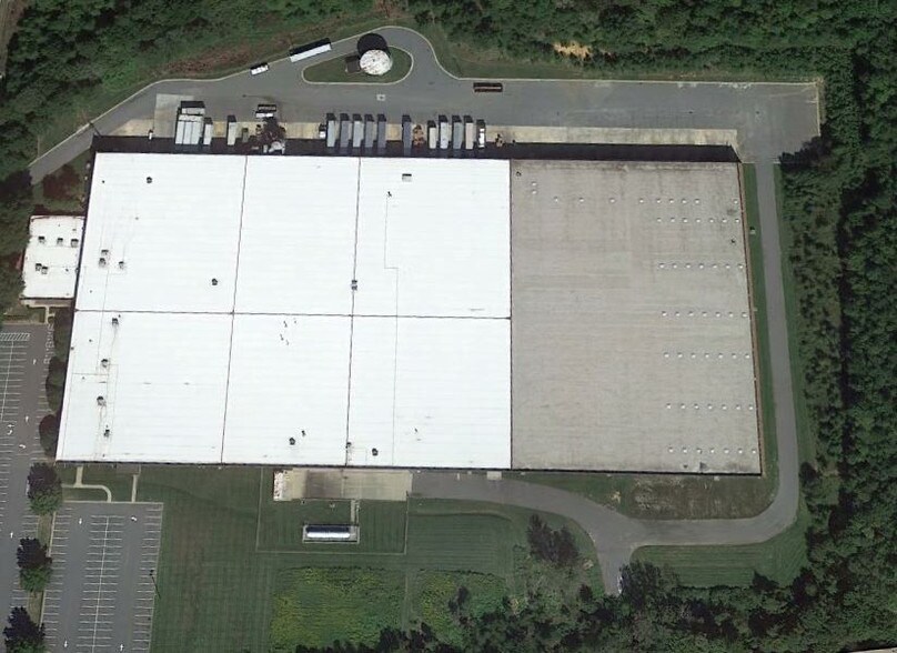 More Photos Of 7300 Reames Rd, Charlotte Warehouse For Lease