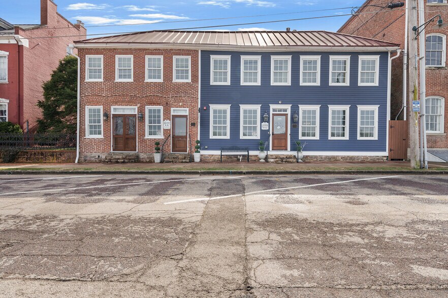 More Photos Of 208-210 Wharf St, Hermann Hospitality For Sale