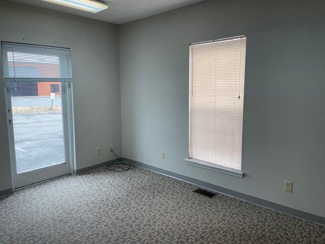 More Photos Of 2503 Wilma Rudolph Blvd, Clarksville Office For Lease