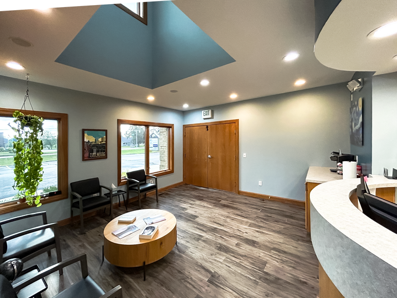 More Photos Of 10729 Coldwater Rd, Fort Wayne Office For Sale