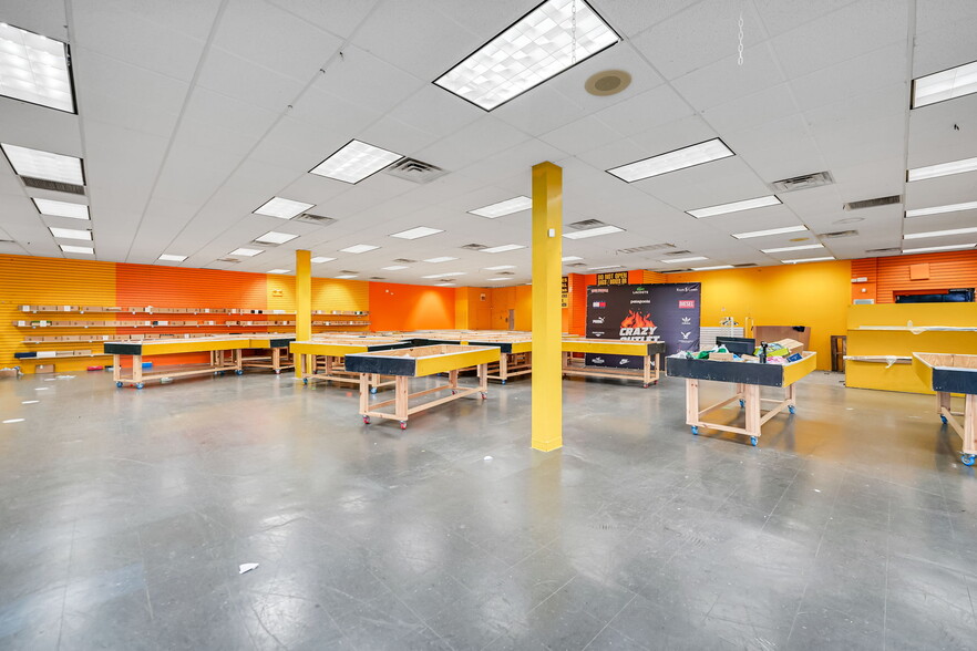 More Photos Of 8235-8259 S Kedzie Ave, Chicago Unknown For Lease