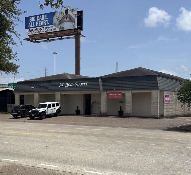 More Photos Of 335 I-10, Beaumont Restaurant For Sale