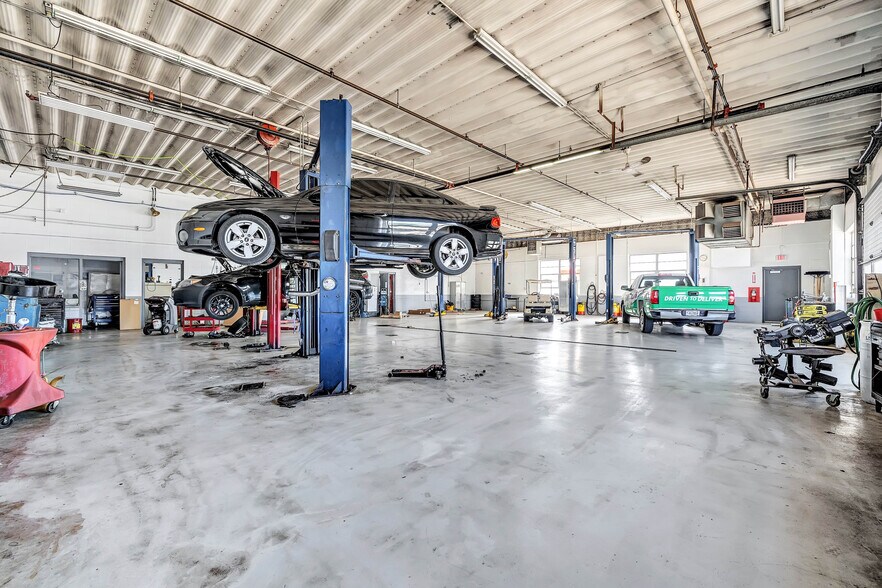 More Photos Of 1988 E Mason St, Green Bay Auto Dealership For Sale