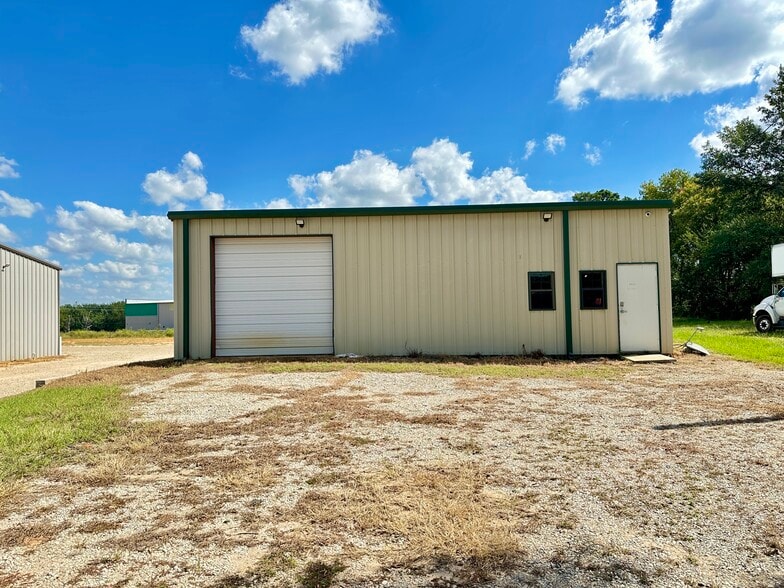 More Photos Of 11412 County 490 rd, Tyler Flex For Lease