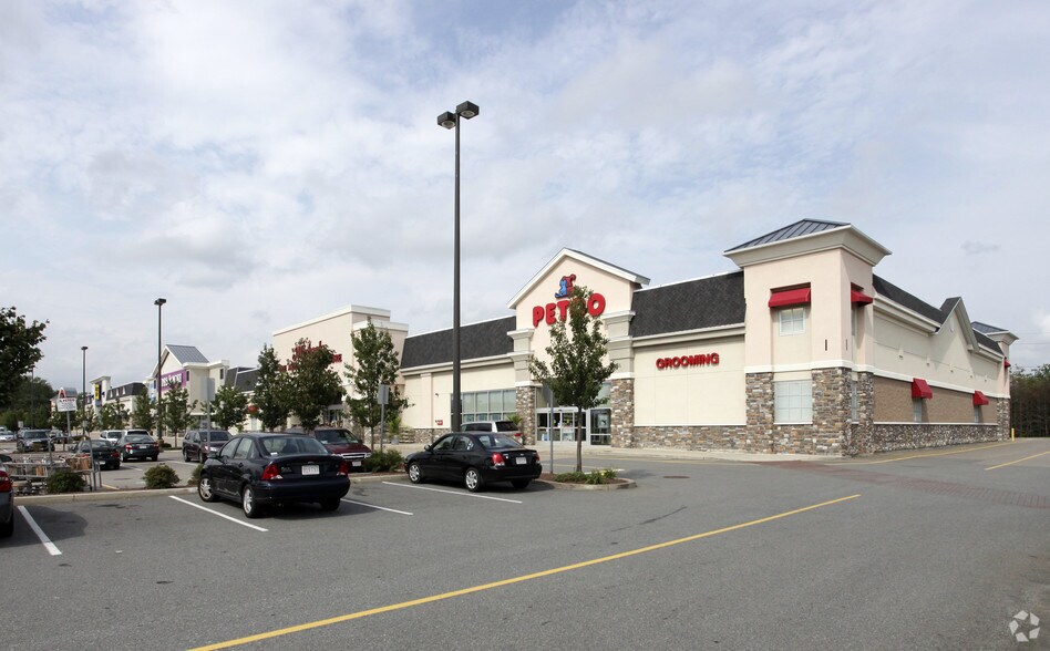 More Photos Of 280 School St, Mansfield Unknown For Lease