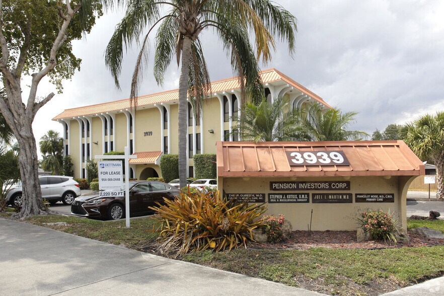 More Photos Of 3939 Hollywood Blvd, Hollywood Medical For Lease