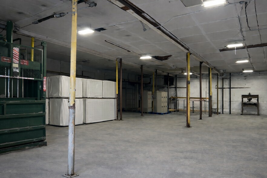 More Photos Of 432 N Royal St, Jackson Warehouse For Lease