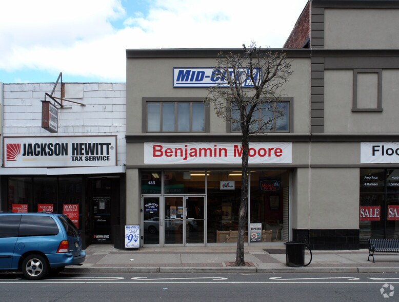 More Photos Of 435-437 Broadway, Bayonne Bank For Lease