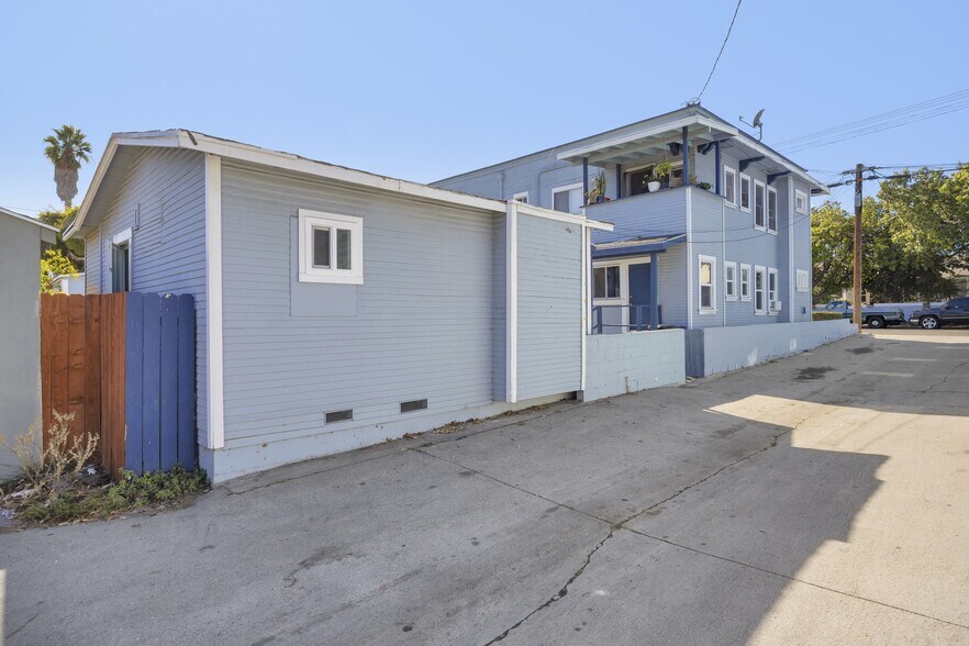 More Photos Of 1224 S Mesa St, San Pedro Apartments For Sale