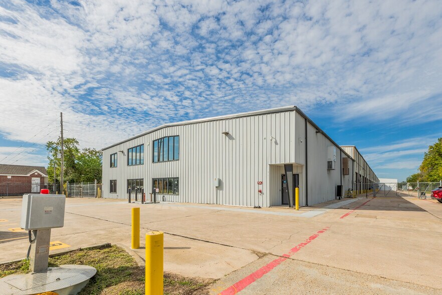 More Photos Of 6510 Bourgeois Rd, Houston Light Distribution For Lease