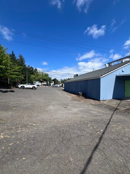 More Photos Of 7660 SW Barbur Blvd, Portland Veterinarian Kennel For Sale