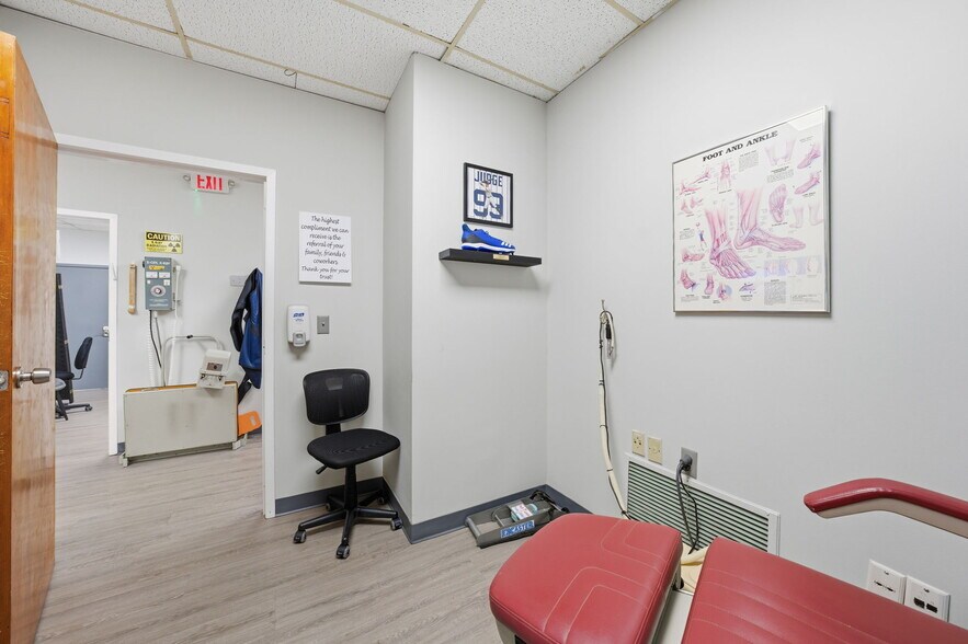 More Photos Of 299 Forest Ave, Paramus Office For Sale