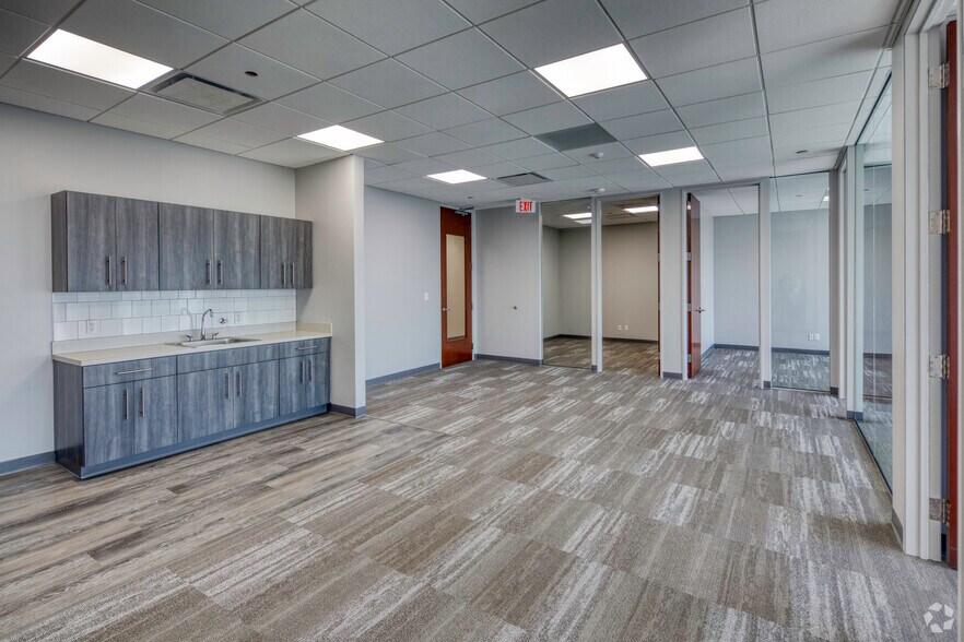 More Photos Of 100 S Ashley Dr, Tampa Office Residential For Lease