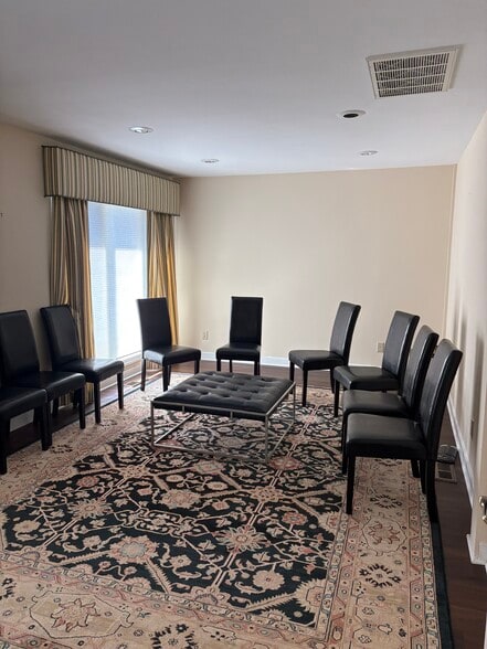 More Photos Of 491 McLaws Cir, Williamsburg Office For Sale