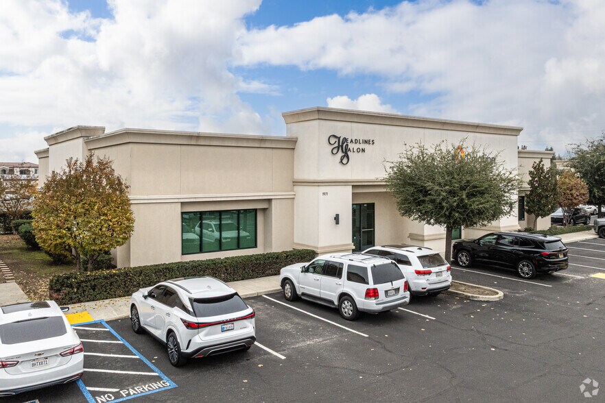 Primary Photo Of 1969 Hillman St, Tulare Office For Lease