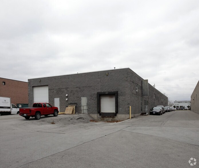 More Photos Of 1346 Speers Rd, Oakville Warehouse For Lease