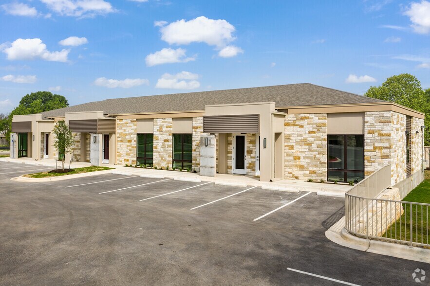 More Photos Of 1908 Yaupon Trl, Cedar Park Loft Creative Space For Sale