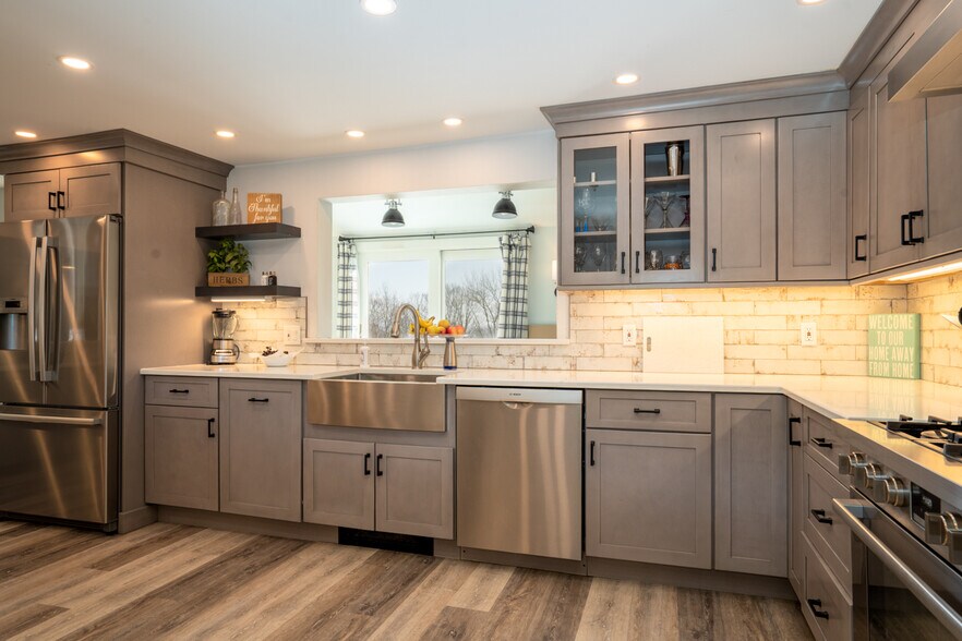 More Photos Of 2759 Vt Rt 11, Peru Hotel For Sale