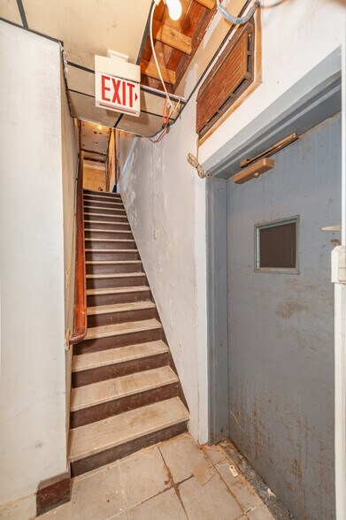 More Photos Of 71 Main St, Norwich Storefront Retail Office For Sale