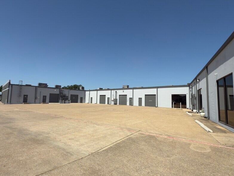 More Photos Of 1900 Firman Dr, Richardson Unknown For Lease