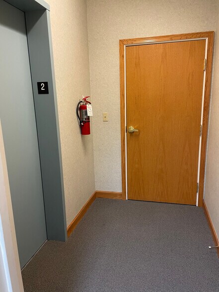 More Photos Of 2024 Cherry Hill Dr, Columbia Office For Sale