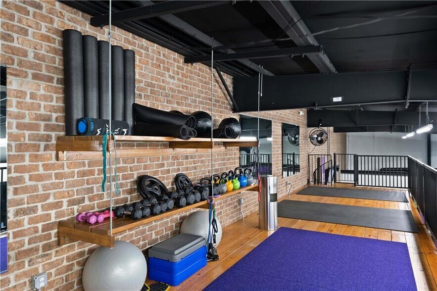 More Photos Of 16 Boardwalk Plz, Saint Simons Island General Retail For Sale