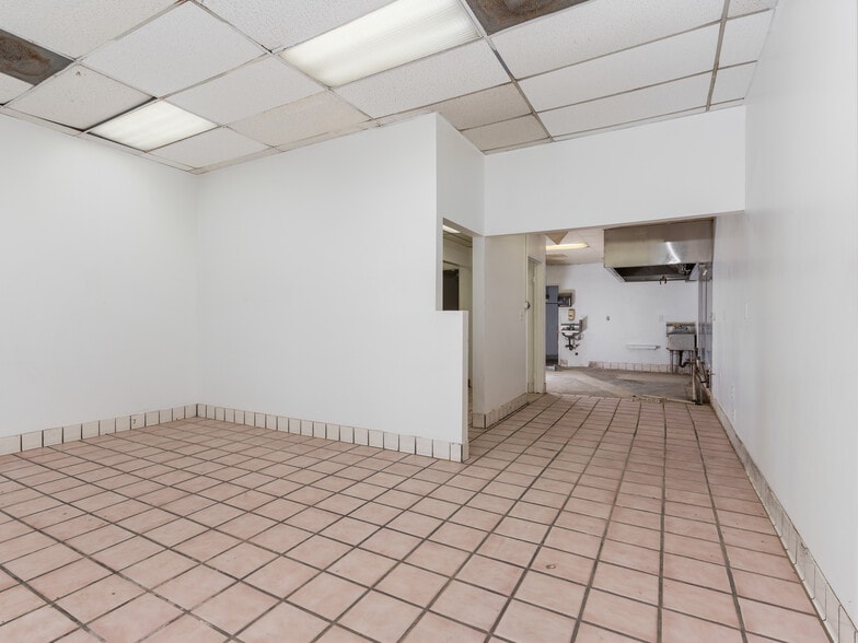 More Photos Of 202-204 E Imperial Ave, El Segundo Storefront For Lease