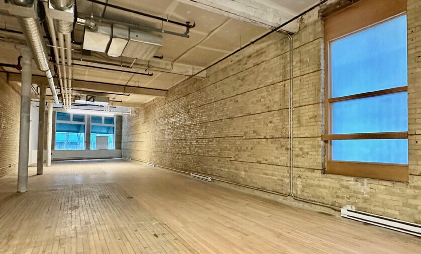 More Photos Of 52 Albert St, Winnipeg Apartments For Lease