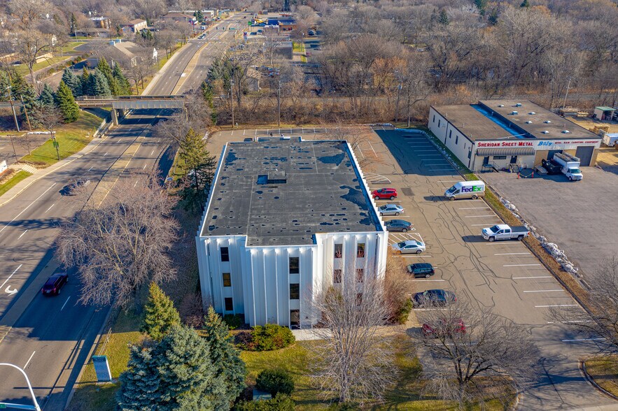 More Photos Of 4124 N Quebec Ave, New Hope Office For Sale