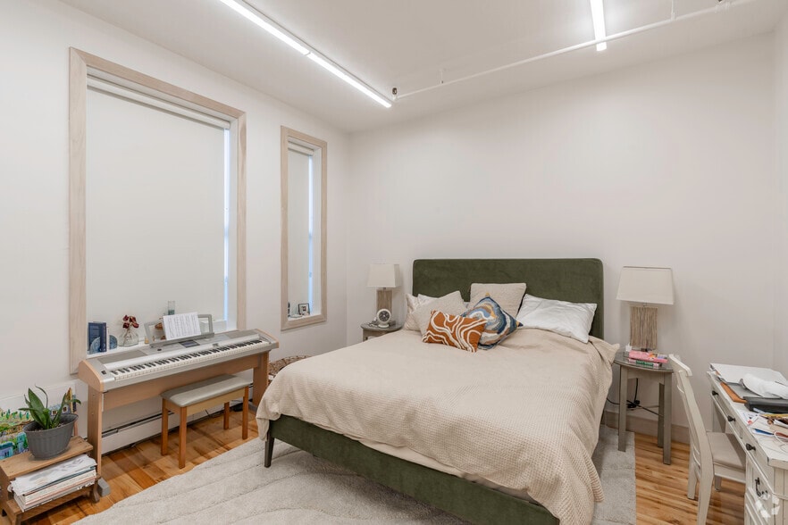More Photos Of 139-145 Richmond St, Boston Apartments For Sale