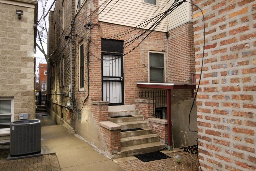 More Photos Of 815 S Bell Ave, Chicago Multifamily For Sale