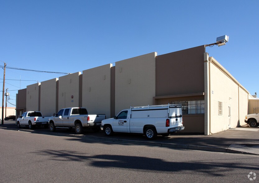 Primary Photo Of 2545 W Holly St, Phoenix Manufacturing For Lease