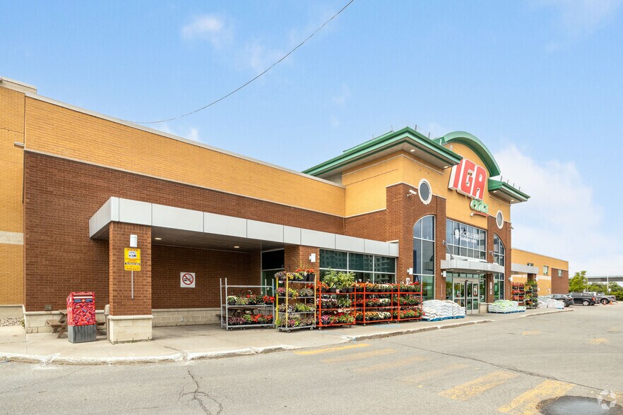 More Photos Of 10-18 Pl De La Triade, Pointe-claire Freestanding For Lease