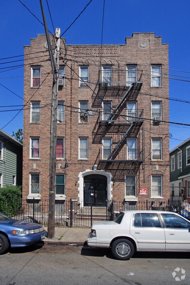 More Photos Of 19 Hubbard Pl, Brooklyn Apartments For Sale