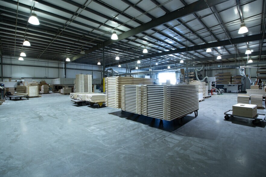 More Photos Of 507 Demoss Ave, Arcadia Industrial For Sale