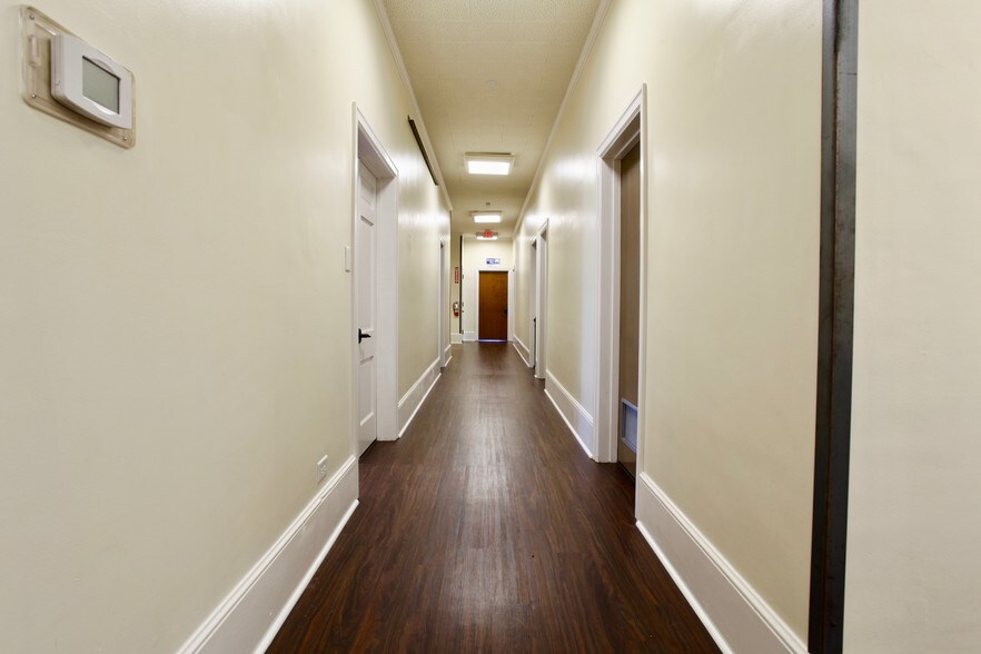 More Photos Of 300 NW Mcgill Ave NW, Concord Office For Lease