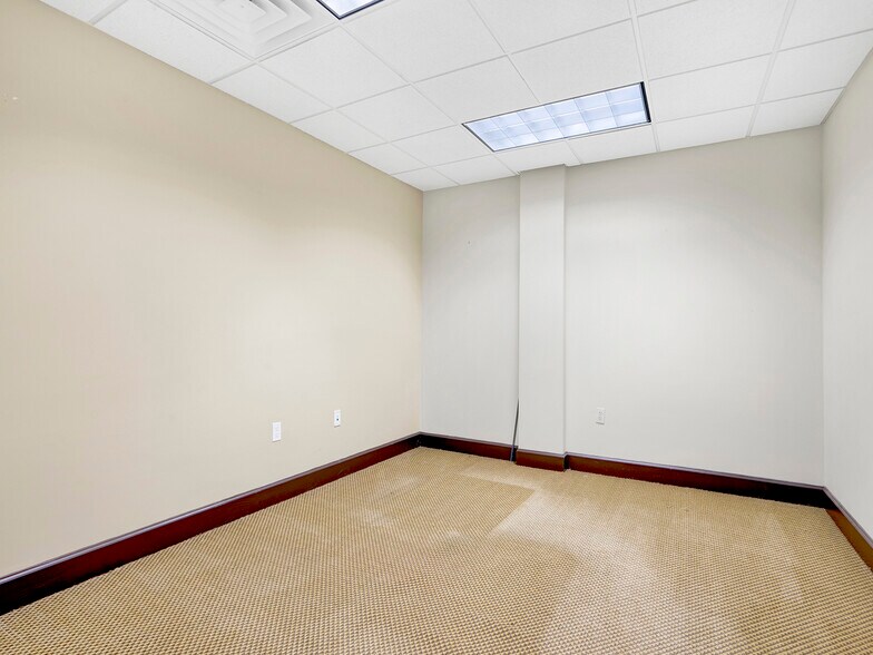 More Photos Of 4070-4090 Laguna St, Coral Gables Medical For Sale