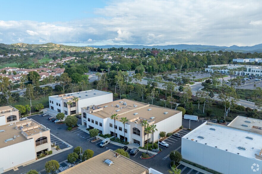 More Photos Of 1281 Puerta Del Sol, San Clemente Light Manufacturing For Sale