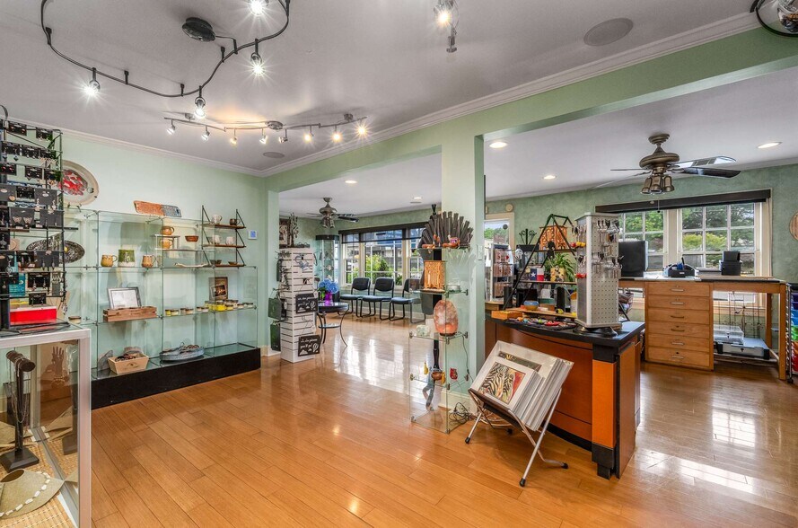 More Photos Of 4065 Lawrenceville Hwy, Tucker Office For Sale