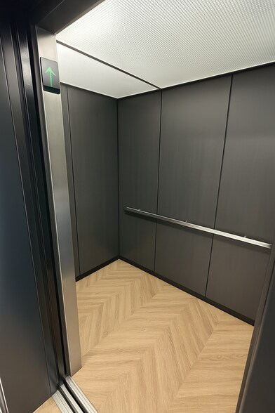 More Photos Of 825 E Golf Rd, Arlington Heights Medical For Lease