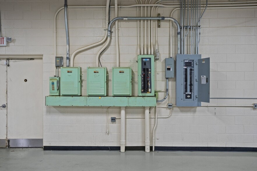 More Photos Of 157 Industrial Dr, King Warehouse For Lease