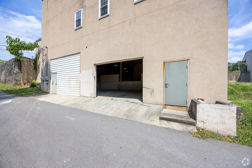 More Photos Of 123 W Main St, Buford General Retail For Sale