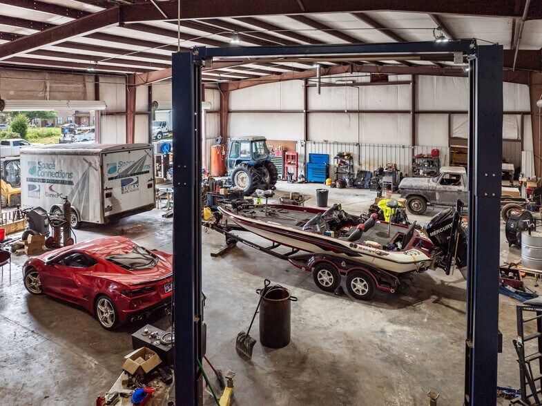 More Photos Of 660 New Hwy 68, Sweetwater Freestanding For Sale