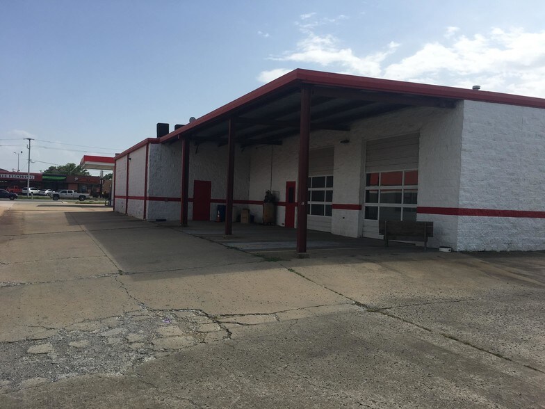 More Photos Of 914 W Main St, Cabot Auto Repair For Lease