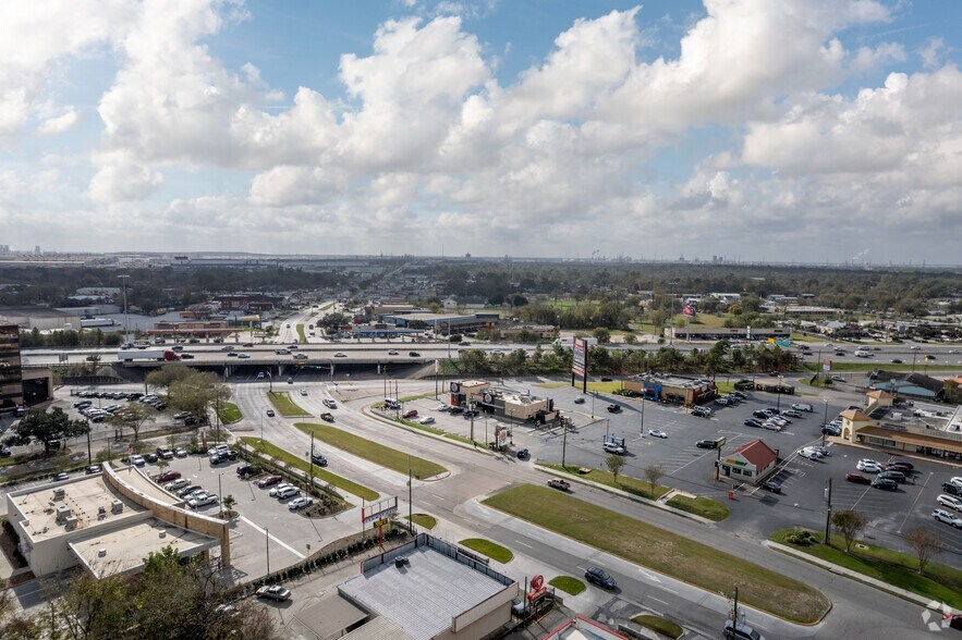 More Photos Of 1000-1094 Federal Rd, Houston Unknown For Lease